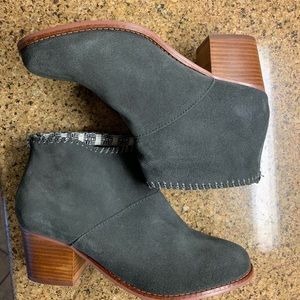 TOMS boots